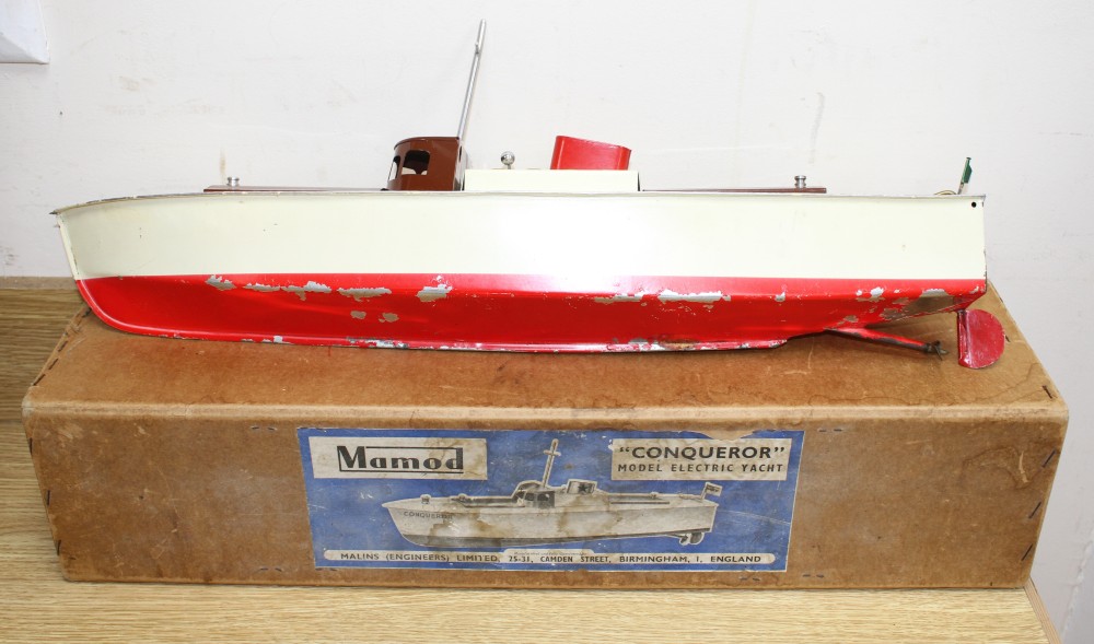 A rare boxed Mamod Conqueror model electric yacht, 1950s, the label stating Malins (Engineers) Ltd, 25-31 Camden Street, Birmingham 1